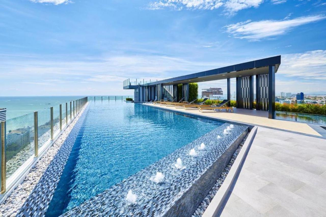 The Base Central Apartments Pattaya Exteriör bild
