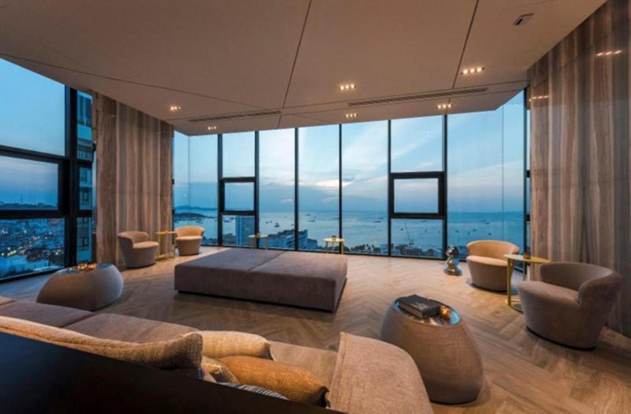The Base Central Apartments Pattaya Exteriör bild