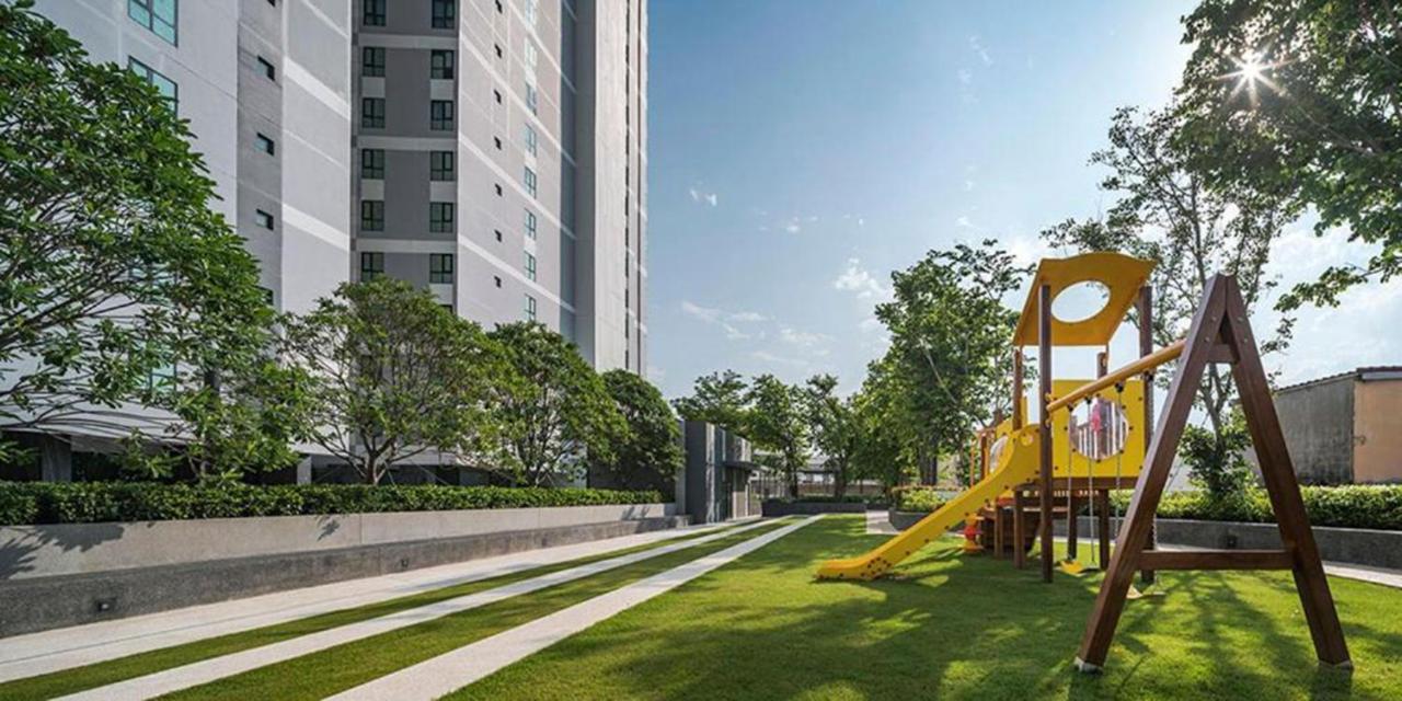 The Base Central Apartments Pattaya Exteriör bild