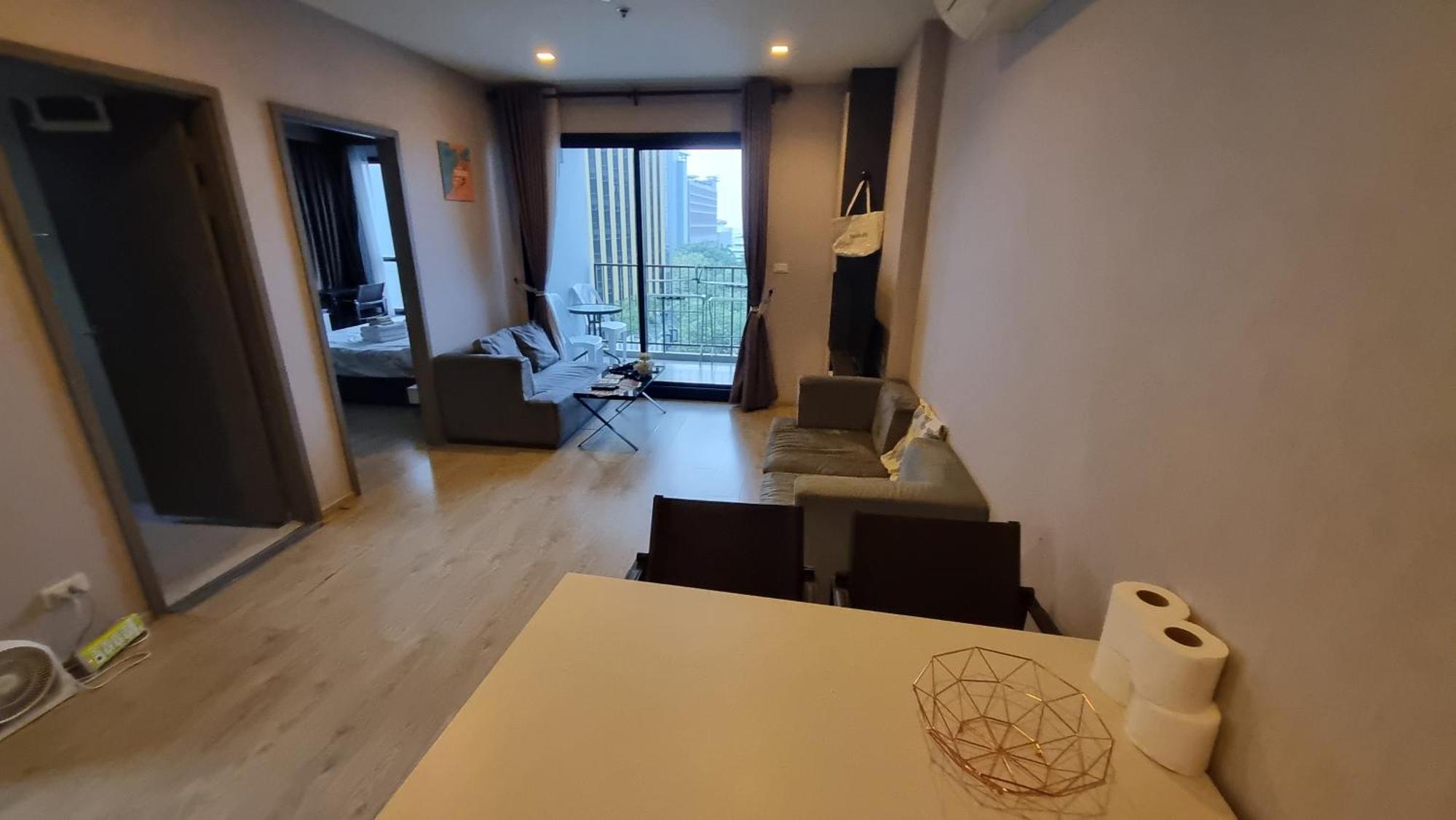 The Base Central Apartments Pattaya Exteriör bild